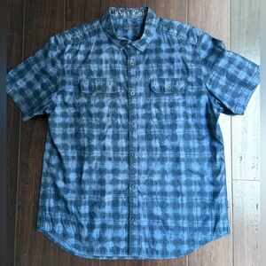 Calvin Klein Men's Woven Shirt Plaid Streak Large Nice!!